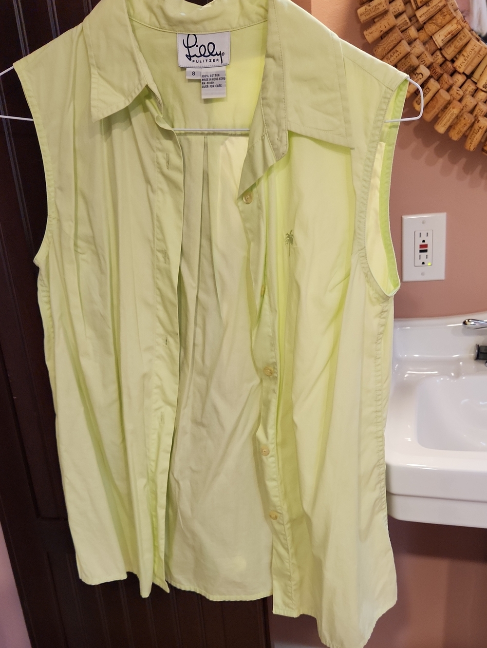 Lilly Pulitzer White Label Sleeveless Button-Down Blouse in Pale Lime Green